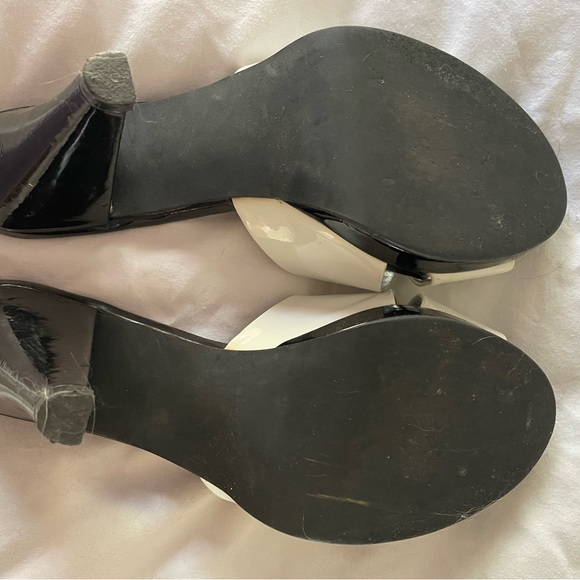 Gently worn. Selling due to recent foot surgery. - Picture 4 of 5